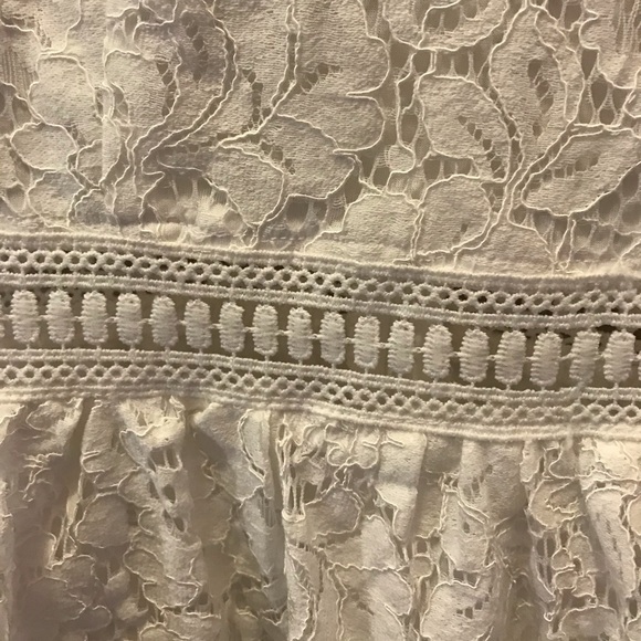 White lace dress - Picture 4 of 5